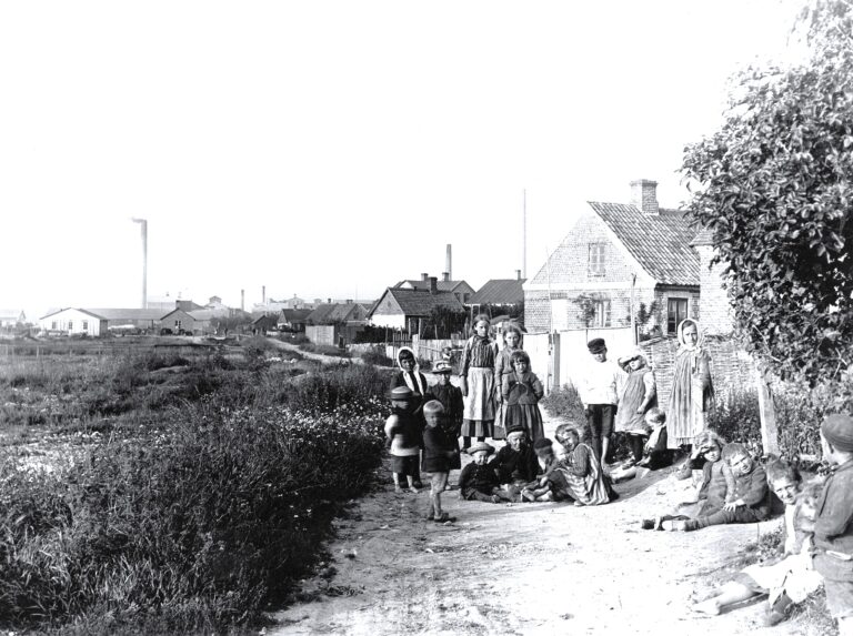 Vid en strandäng på Limhamn sommaren 1896.